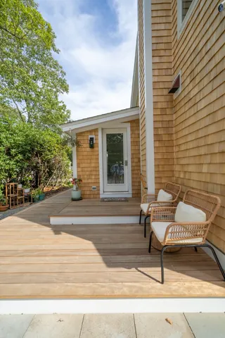 $2,600,000 | 229 Oak Lane, West Tisbury, MA 02568