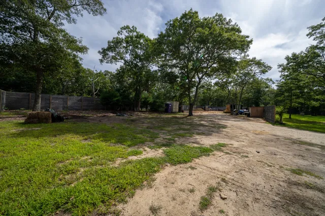 $2,600,000 | 229 Oak Lane, West Tisbury, MA 02568