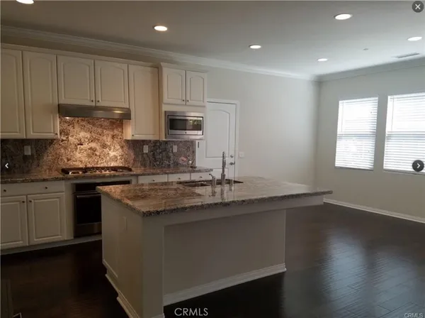 $4,900 | 143 Borrego, Irvine, CA 92618