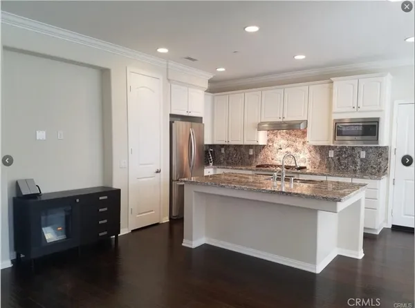 $4,900 | 143 Borrego, Irvine, CA 92618