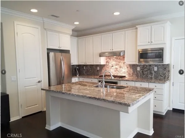 $4,900 | 143 Borrego, Irvine, CA 92618