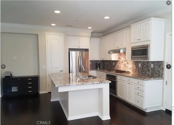 $4,900 | 143 Borrego, Irvine, CA 92618