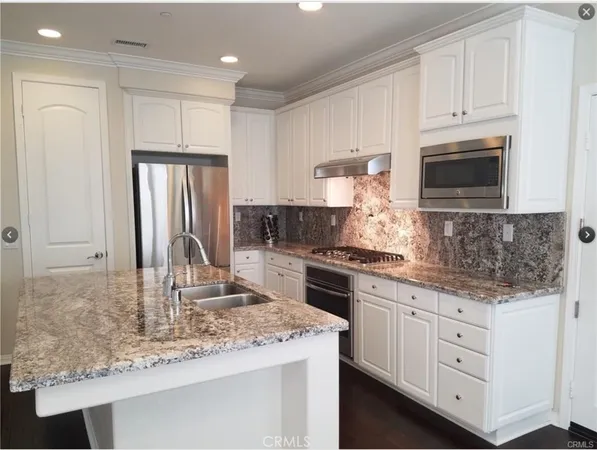 $4,900 | 143 Borrego, Irvine, CA 92618