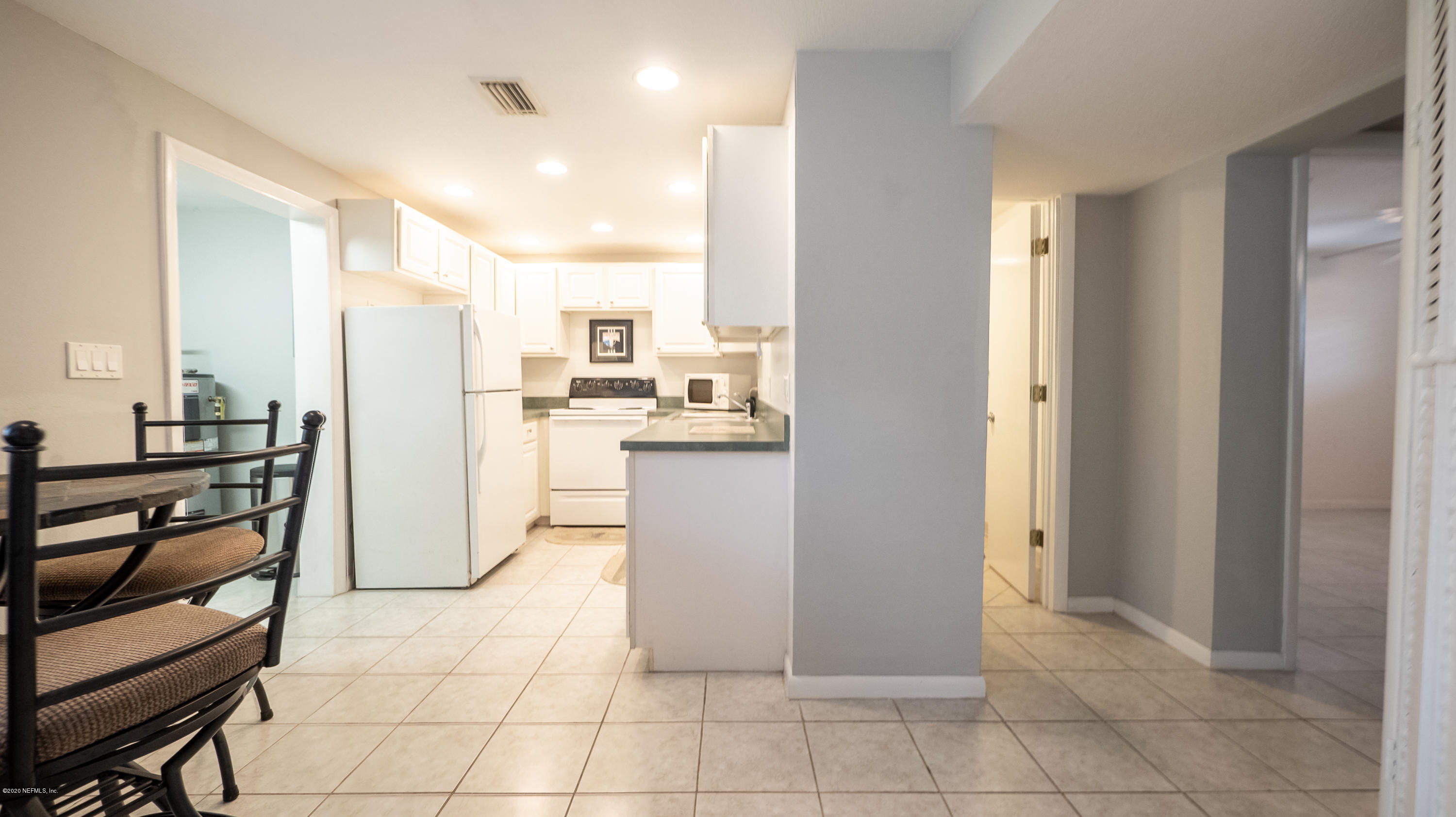 3635 Spring Glen Road Jacksonville, FL 32207 - Photo 11 of 25 kitchen
