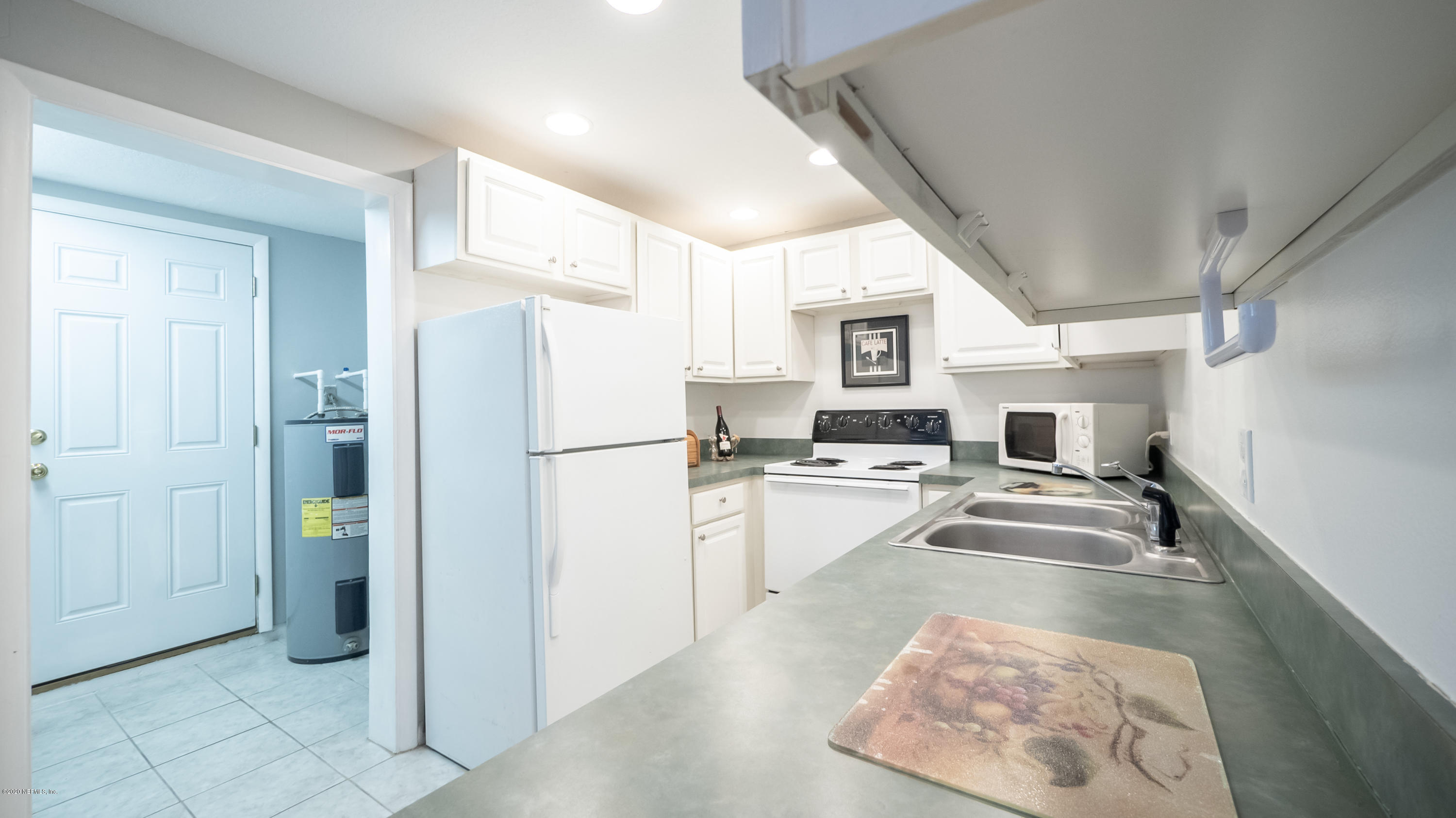 3635 Spring Glen Road Jacksonville, FL 32207 - Photo 13 of 25 kitchen