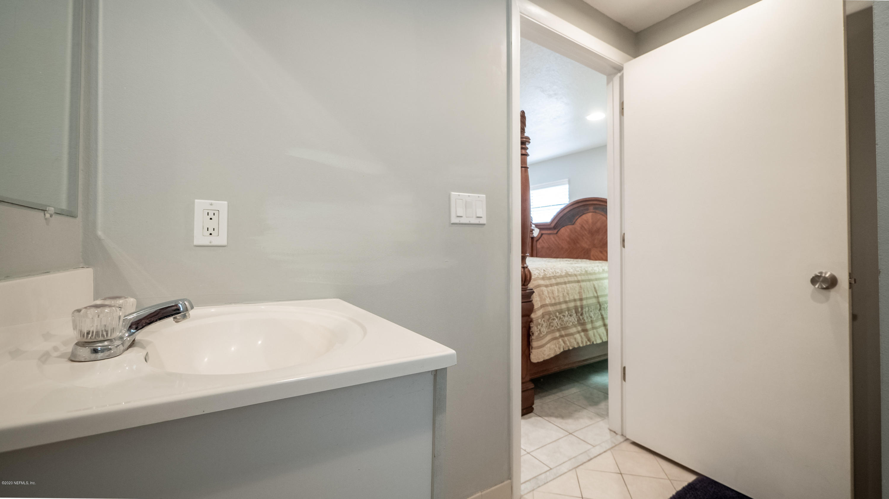 3635 Spring Glen Road Jacksonville, FL 32207 - Photo 18 of 25 master bath