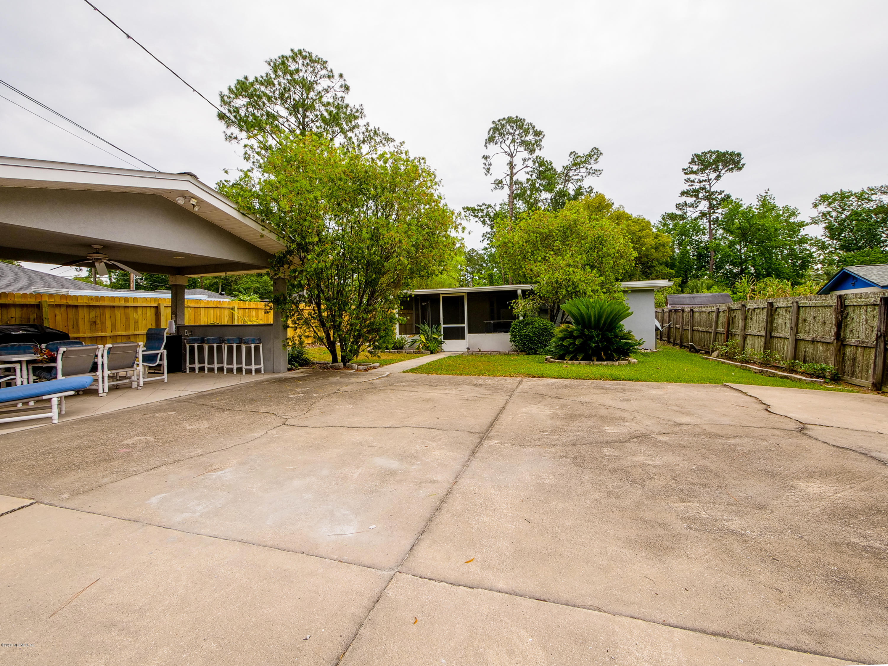 3635 Spring Glen Road Jacksonville, FL 32207 - Photo 8 of 25 parking behind fencing