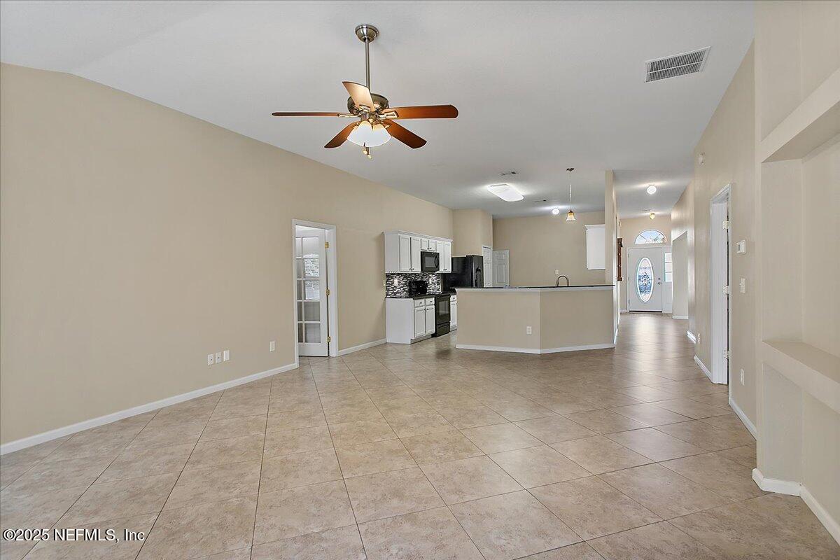 448 South Hamilton Springs Road St. Augustine, FL 32084 - Photo 7 of 21 07-Living Room