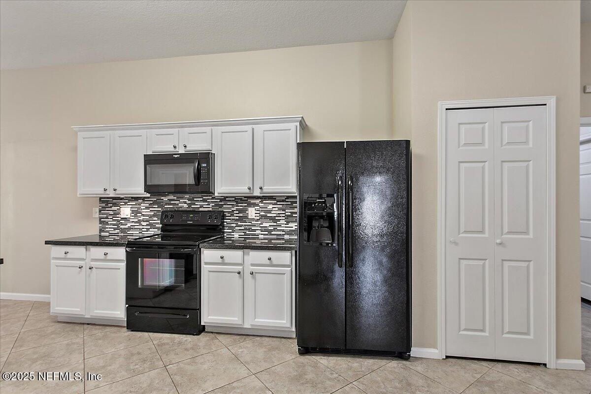 448 South Hamilton Springs Road St. Augustine, FL 32084 - Photo 9 of 21 09-Kitchen