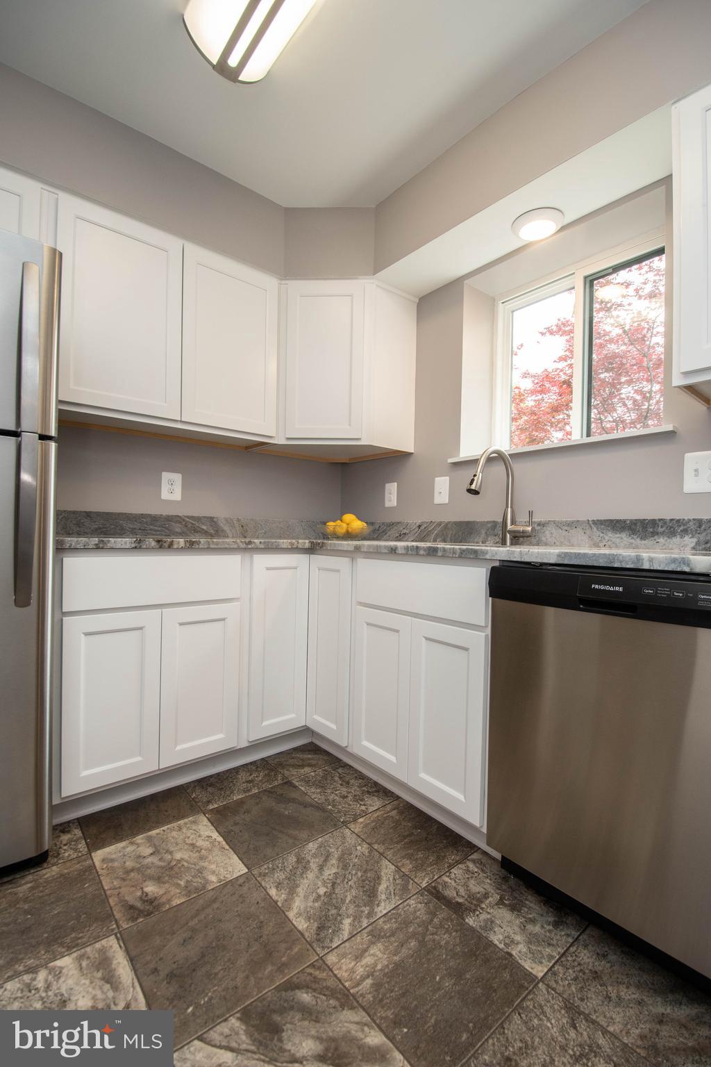 3216 Spartan Road, Unit 3E6 40) Olney, MD 20832 - Photo 11 of 35 Great light and views from Kitchen window!
