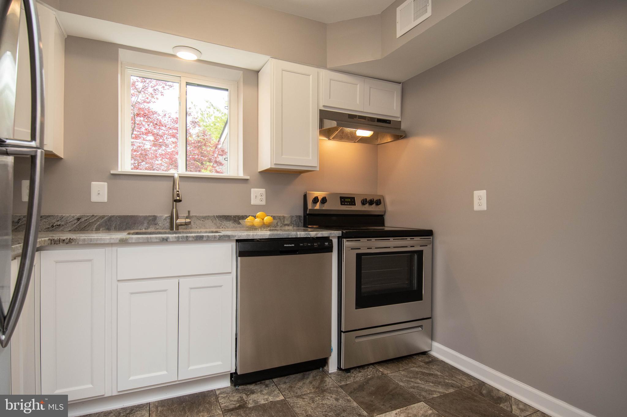 3216 Spartan Road, Unit 3E6 40) Olney, MD 20832 - Photo 9 of 35 COMPLETELY NEW Kitchen - SS appliances!