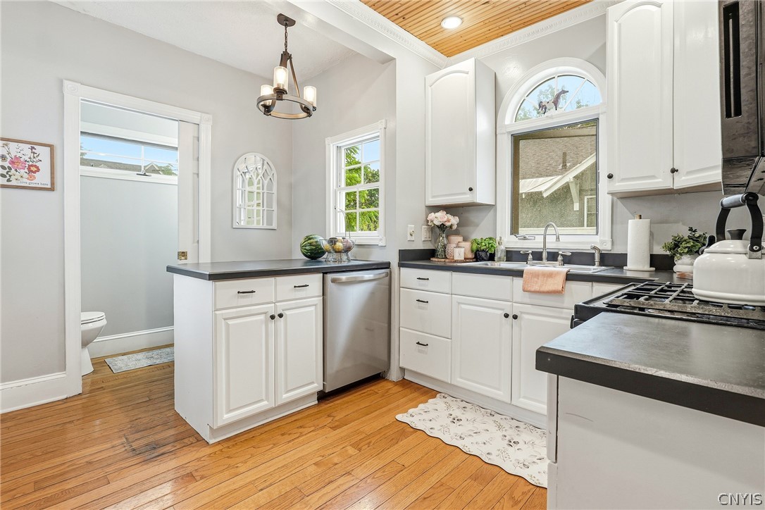 1402 North Madison Street Rome, NY 13440 - Photo 10 of 37