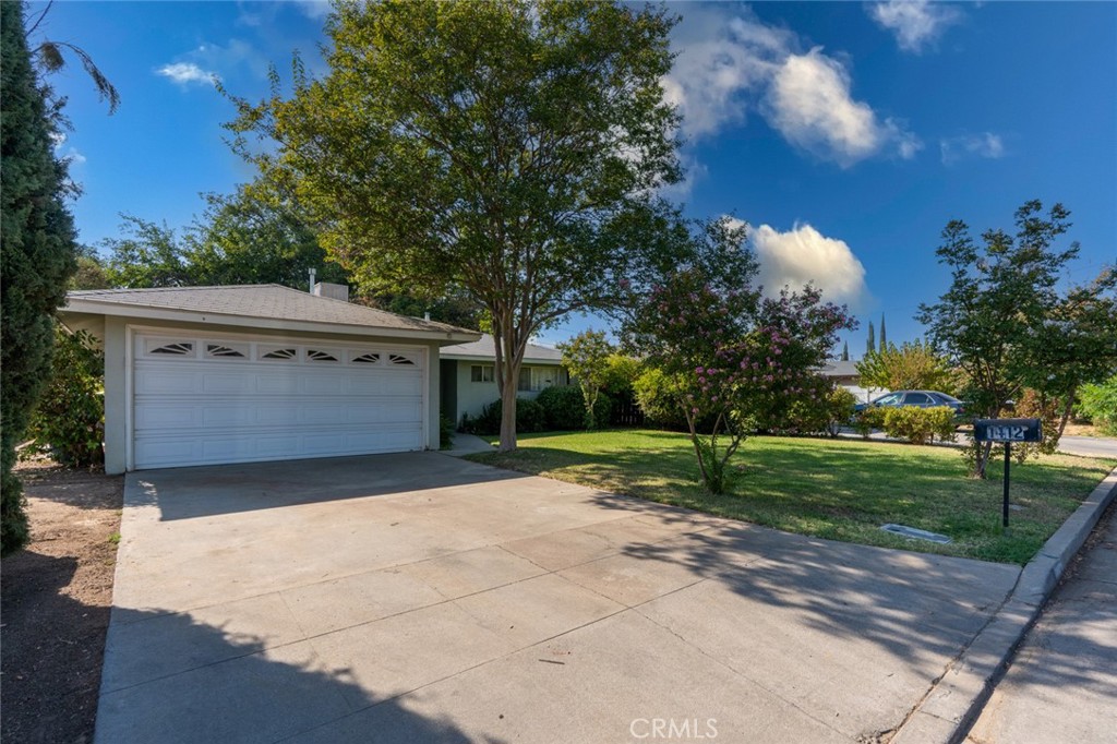 1412 Merced Street Madera, CA 93638 - Photo 4 of 31