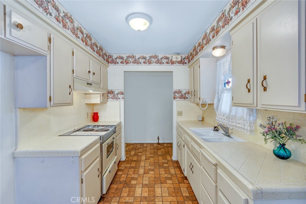 1412 Merced Street Madera, CA 93638 - Photo 10 of 31