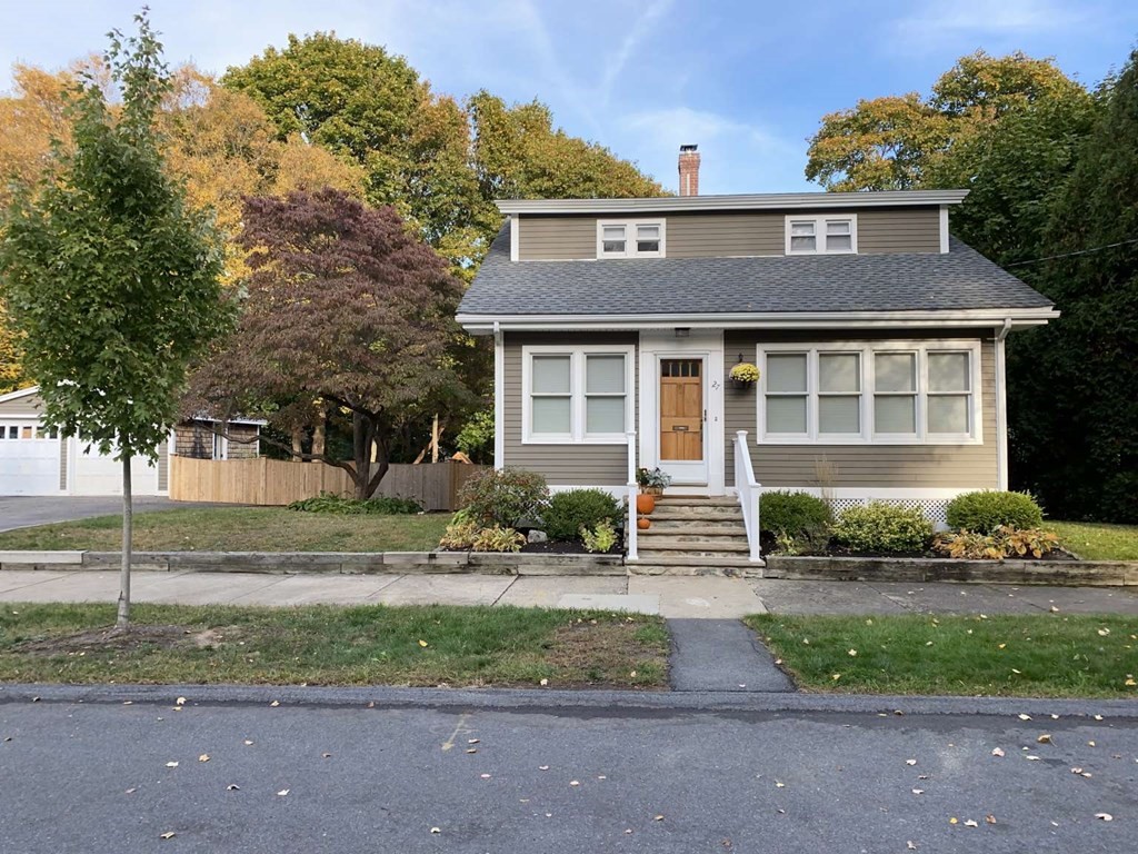 27 County Way Beverly, MA 01915 - Photo 1 of 17 Gallery Image 1