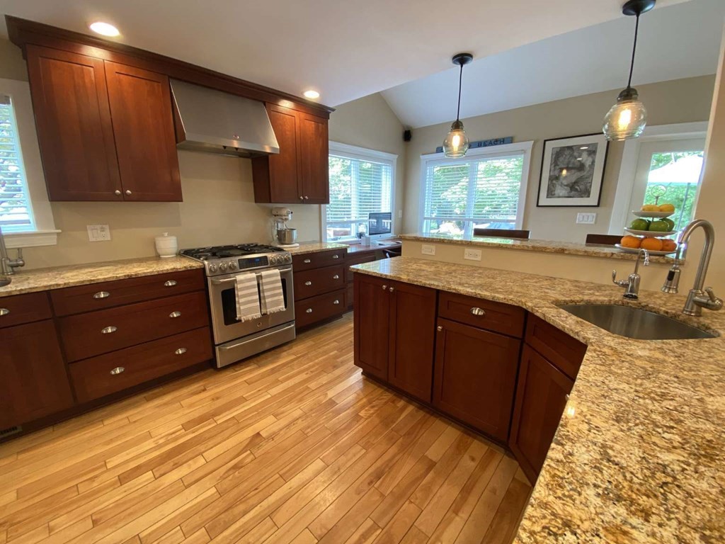 27 County Way Beverly, MA 01915 - Photo 4 of 17 Gallery Image 4