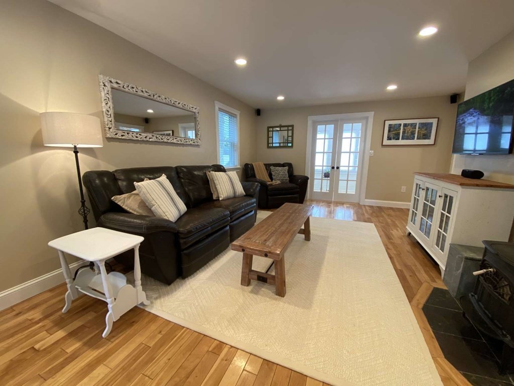 27 County Way Beverly, MA 01915 - Photo 8 of 17 Gallery Image 8