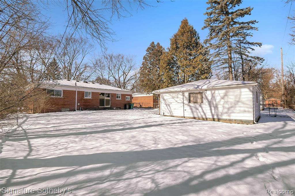 23048 Tuck Road Farmington Hills, MI 48336 - Photo 32 of 36