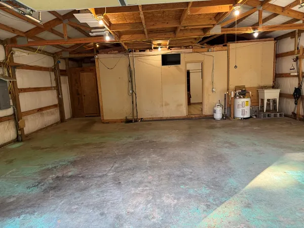 a view of a garage