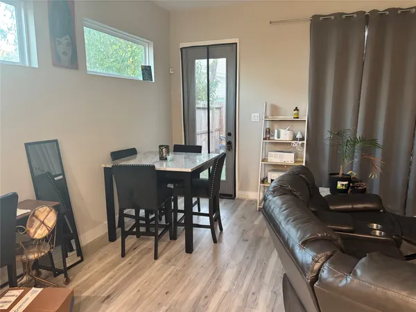 $2,500 | 6831 Paris Street, Houston, TX 77021