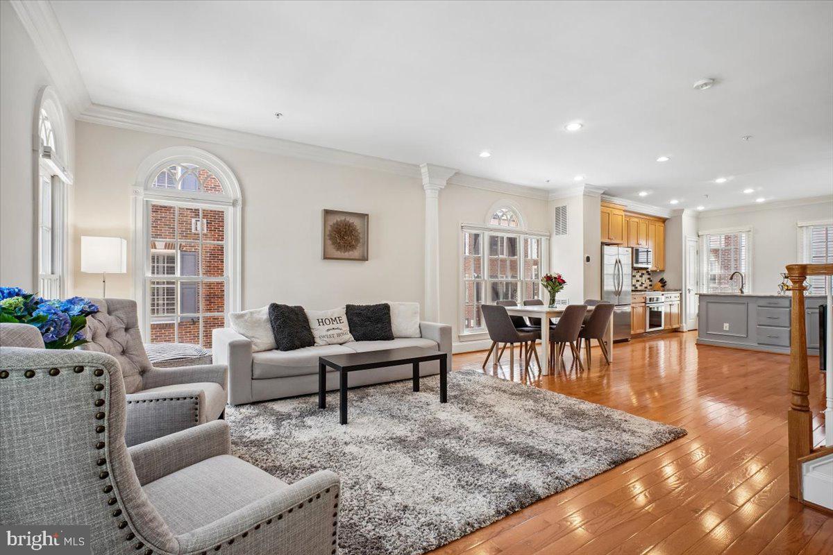 412 Pendleton Street Alexandria, VA 22314 - Photo 13 of 48 Bright and inviting open space.