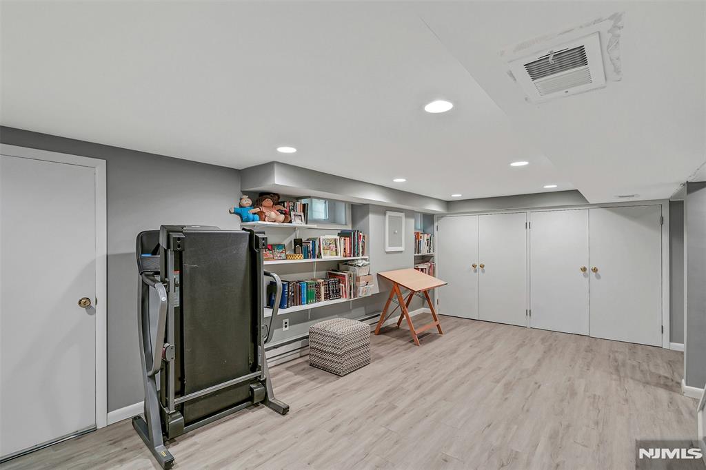 616 Rutland Avenue Teaneck, NJ 07666 - Photo 28 of 39