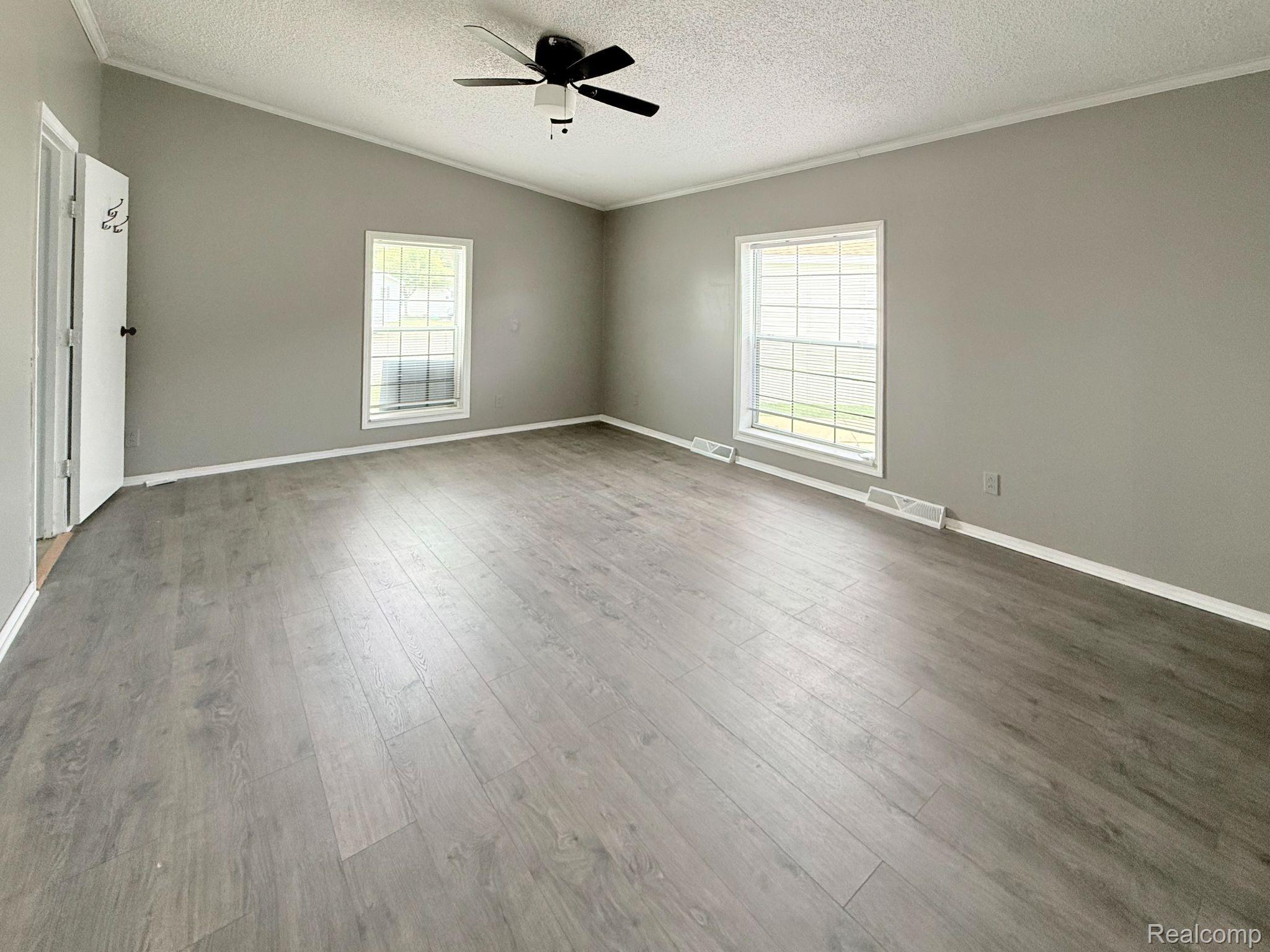 6255 Telegraph Road, Unit 214 Erie, MI 48133 - Photo 17 of 32 IMG_0837.JPG