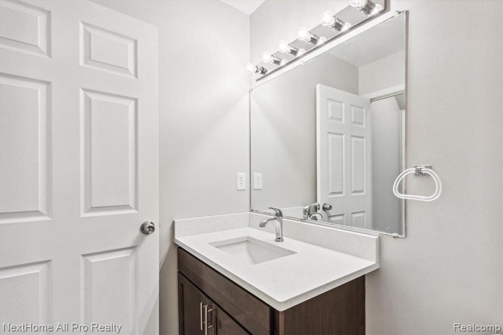 15401 Meyers Road Detroit, MI 48227 - Photo 20 of 43