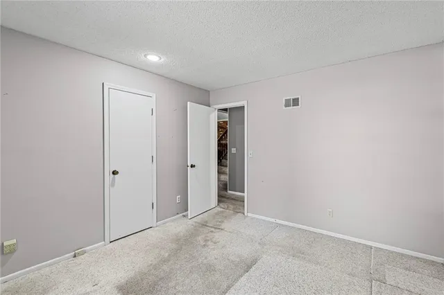 $350,000 | 523 Lancelot Drive, Liberty, MO 64068