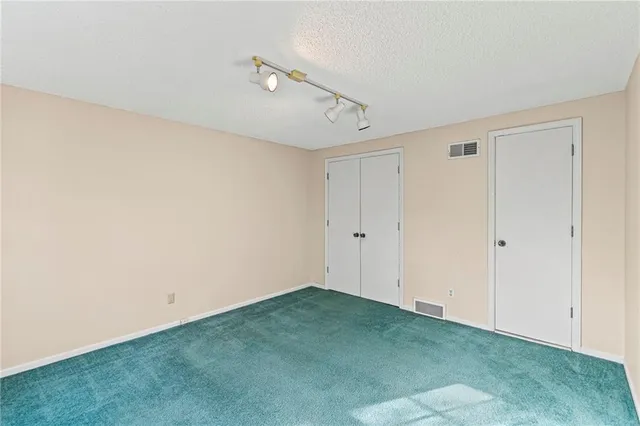 $350,000 | 523 Lancelot Drive, Liberty, MO 64068