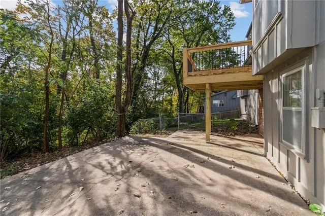 $350,000 | 523 Lancelot Drive, Liberty, MO 64068