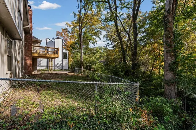 $350,000 | 523 Lancelot Drive, Liberty, MO 64068