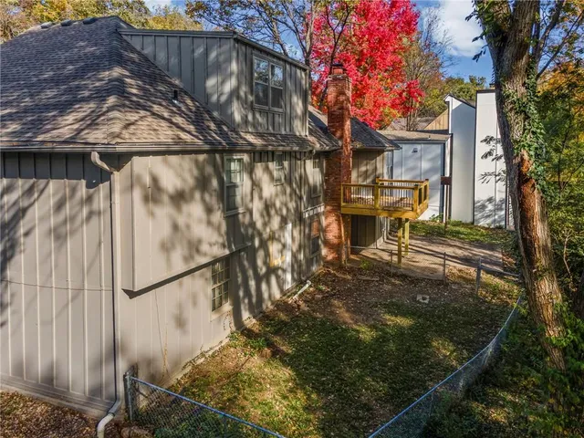 $350,000 | 523 Lancelot Drive, Liberty, MO 64068