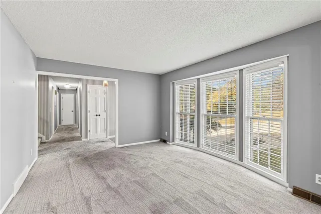 $350,000 | 523 Lancelot Drive, Liberty, MO 64068