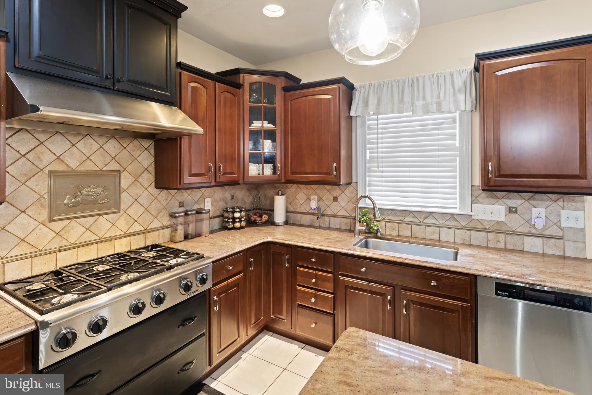 320 Wisteria Lane Sinking Spring, PA 19608 - Photo 11 of 34 Kitchen view2