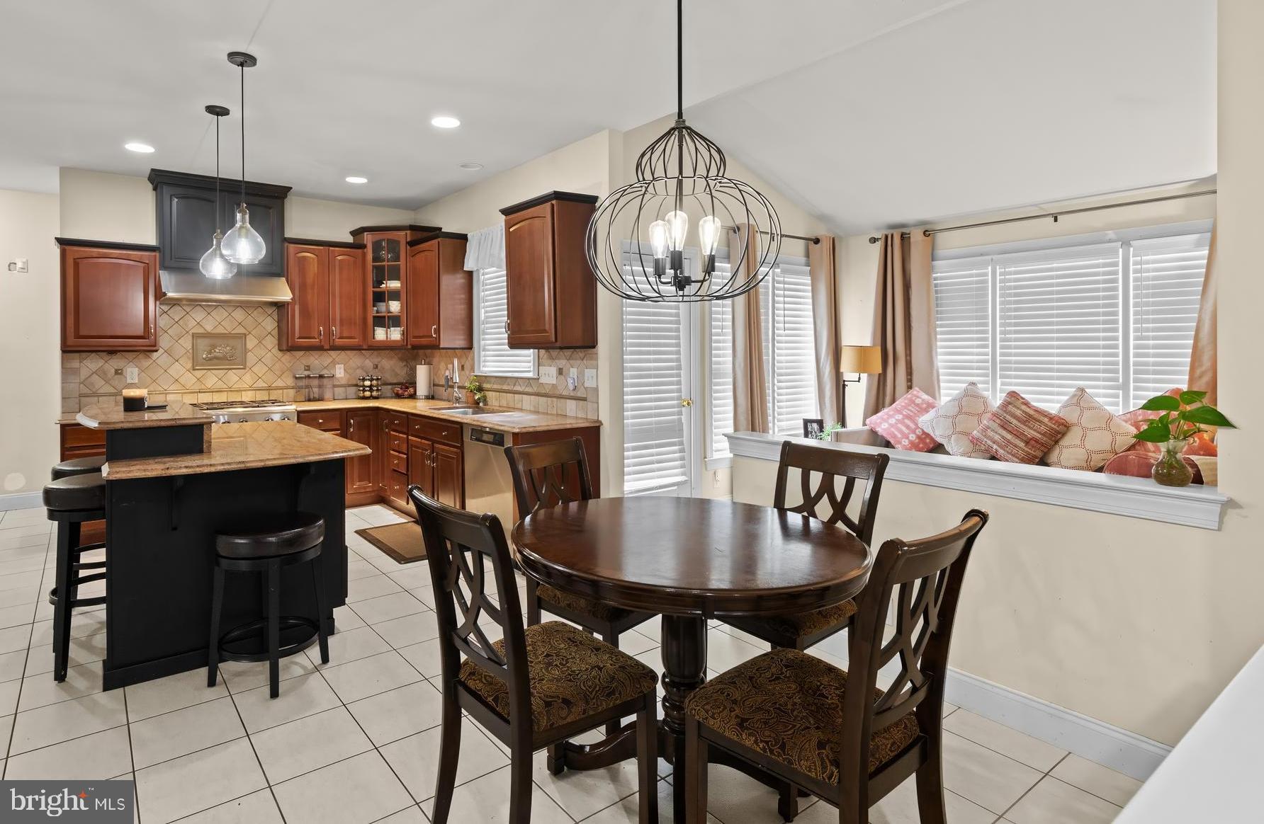 320 Wisteria Lane Sinking Spring, PA 19608 - Photo 12 of 34 Eat-in Kitchen view