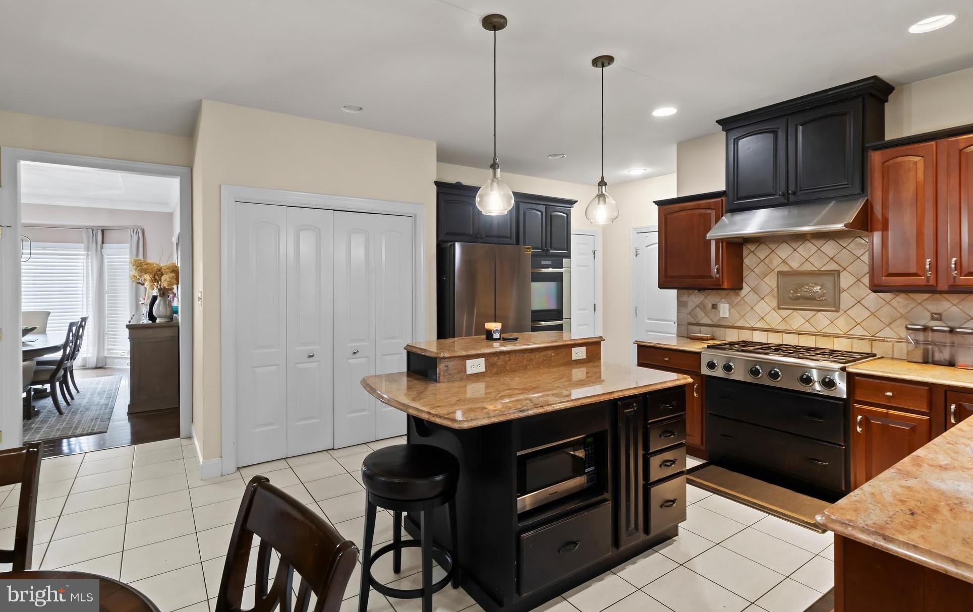 320 Wisteria Lane Sinking Spring, PA 19608 - Photo 10 of 34 Kitchen view1