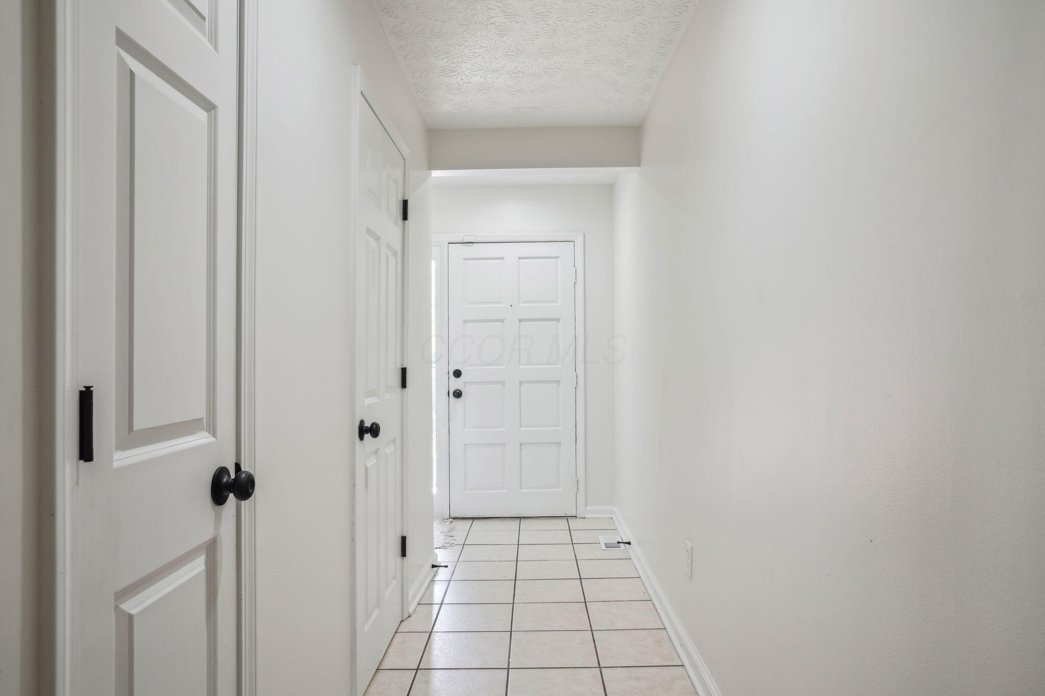 422 Fenway Road, Unit B Columbus, OH 43214 - Photo 10 of 49 6-web-or-mls-422-fenway-rd