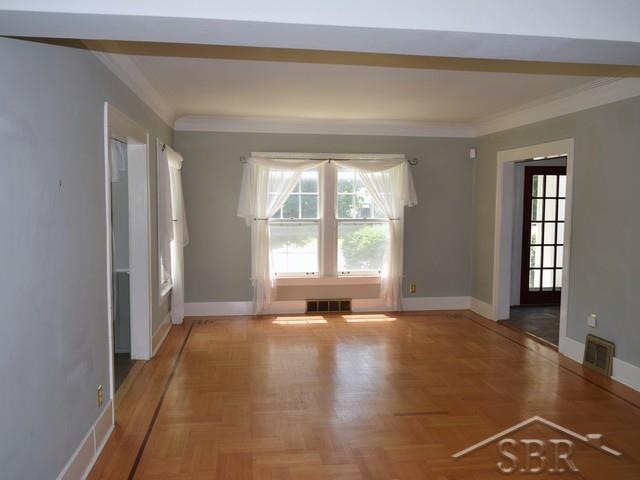 2204 Miller Road Flint, MI 48503 - Photo 10 of 25 Living room