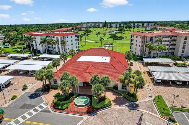 $479,000 | 29 High Point Circle East, Unit 204, Naples, FL 34103