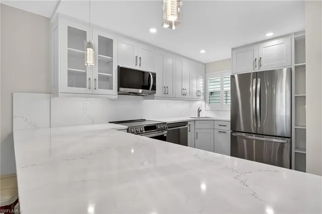 $479,000 | 29 High Point Circle East, Unit 204, Naples, FL 34103