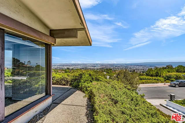 $1,695,000 | 29857 Knoll View Drive, Rancho Palos Verdes, CA 90275