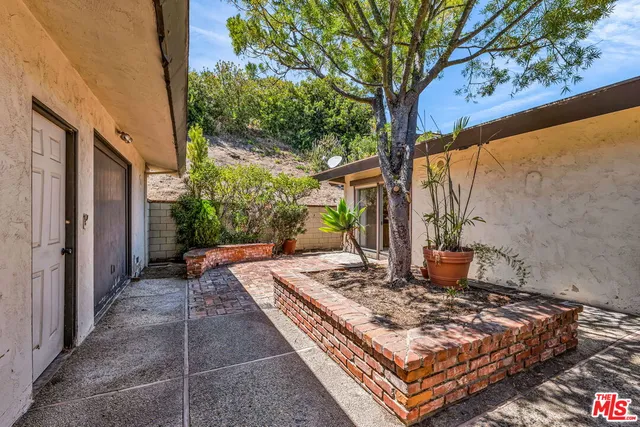 $1,695,000 | 29857 Knoll View Drive, Rancho Palos Verdes, CA 90275