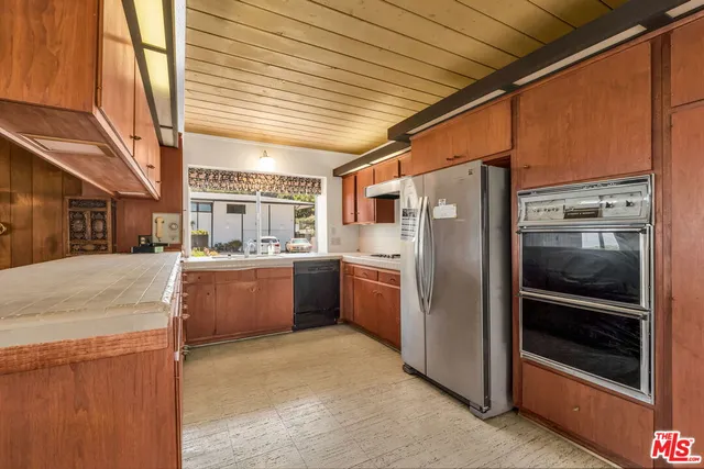 $1,695,000 | 29857 Knoll View Drive, Rancho Palos Verdes, CA 90275