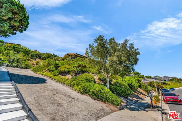 $1,695,000 | 29857 Knoll View Drive, Rancho Palos Verdes, CA 90275