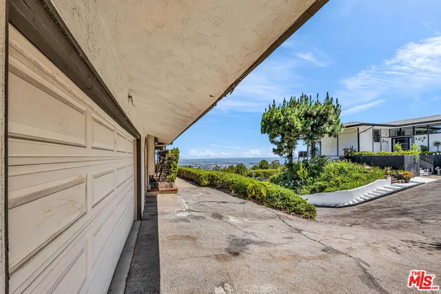 $1,695,000 | 29857 Knoll View Drive, Rancho Palos Verdes, CA 90275