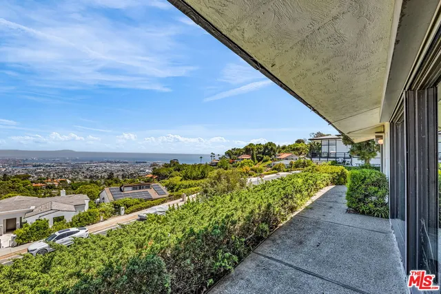 $1,695,000 | 29857 Knoll View Drive, Rancho Palos Verdes, CA 90275