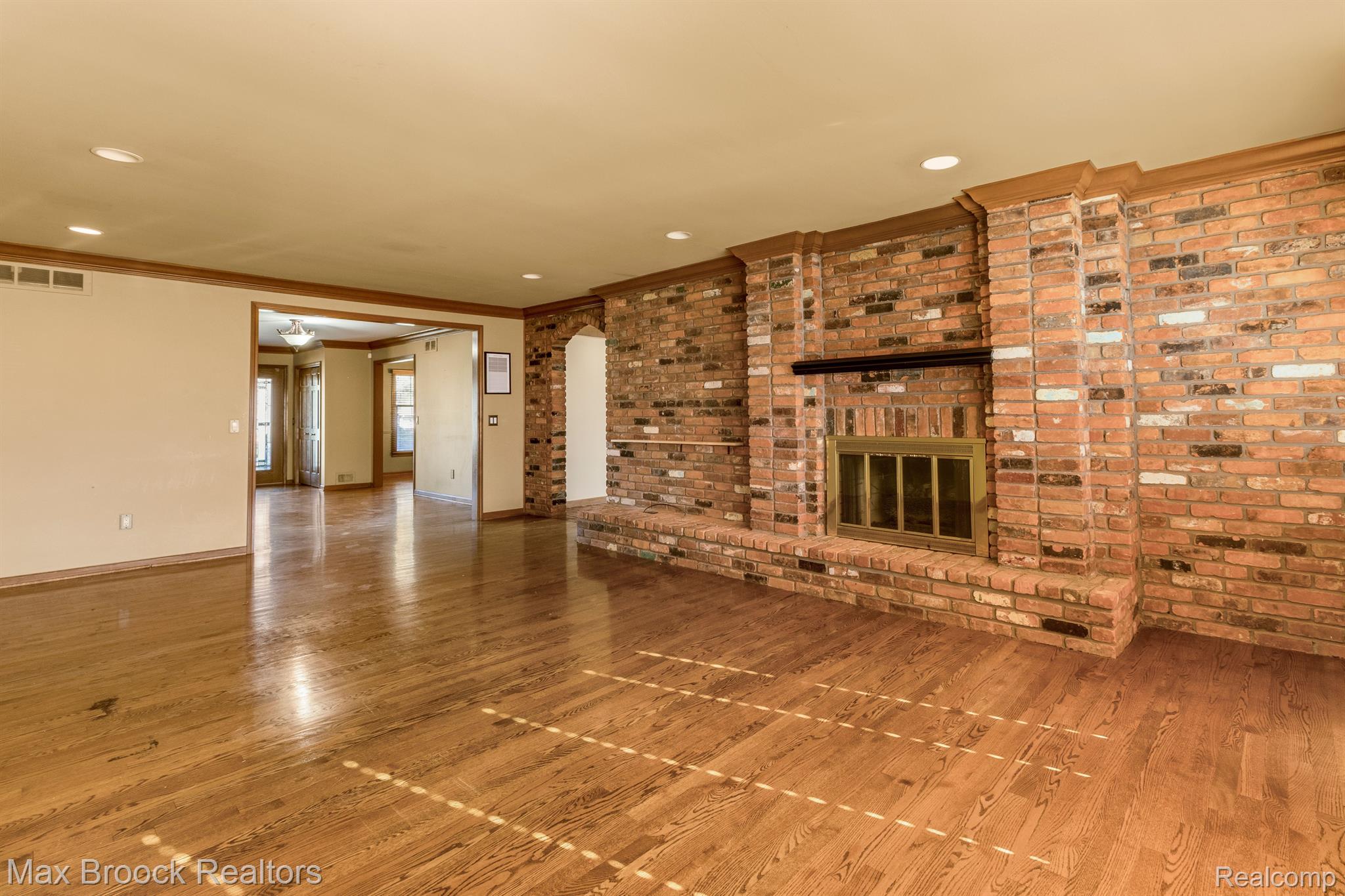 33804 York Ridge Street Farmington, MI 48331 - Photo 12 of 48 Gallery Image 12