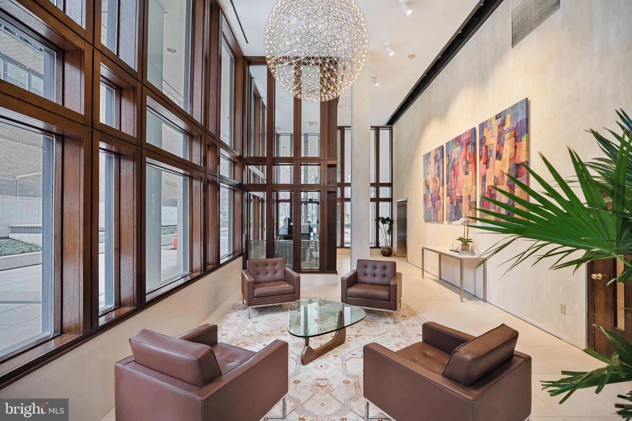 1820 Rittenhouse Square, Unit 1401 Philadelphia, PA 19103 - Photo 2 of 2 Lobby