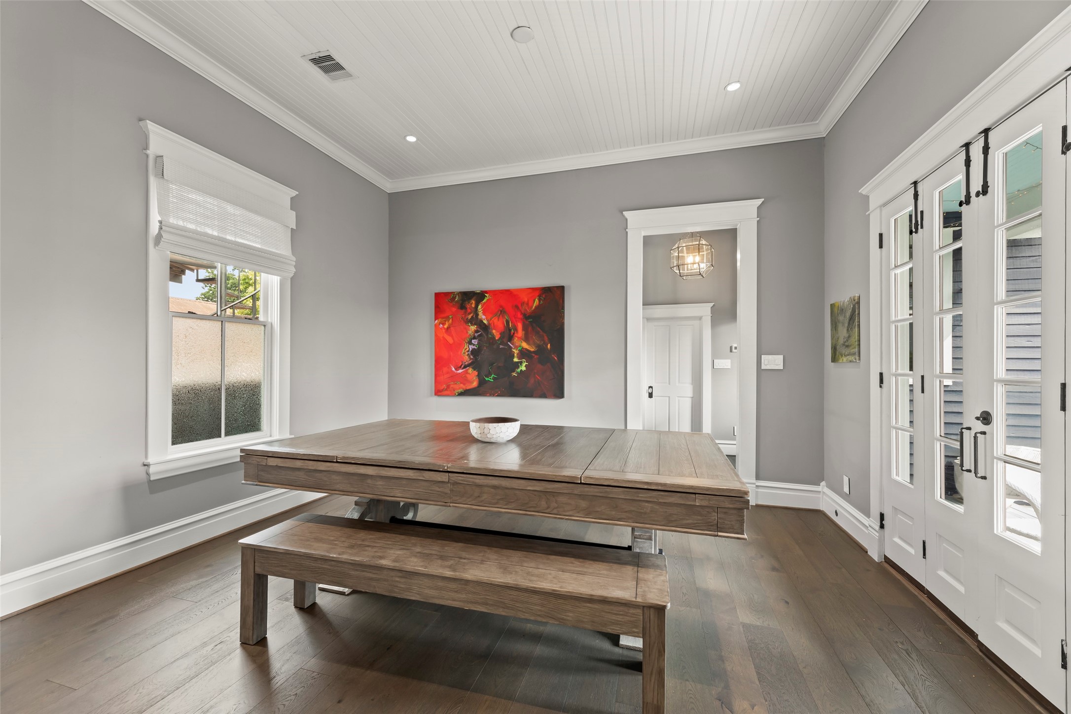 1810 Kane Street Houston, TX 77007 - Photo 19 of 47 a living room with furniture and a window